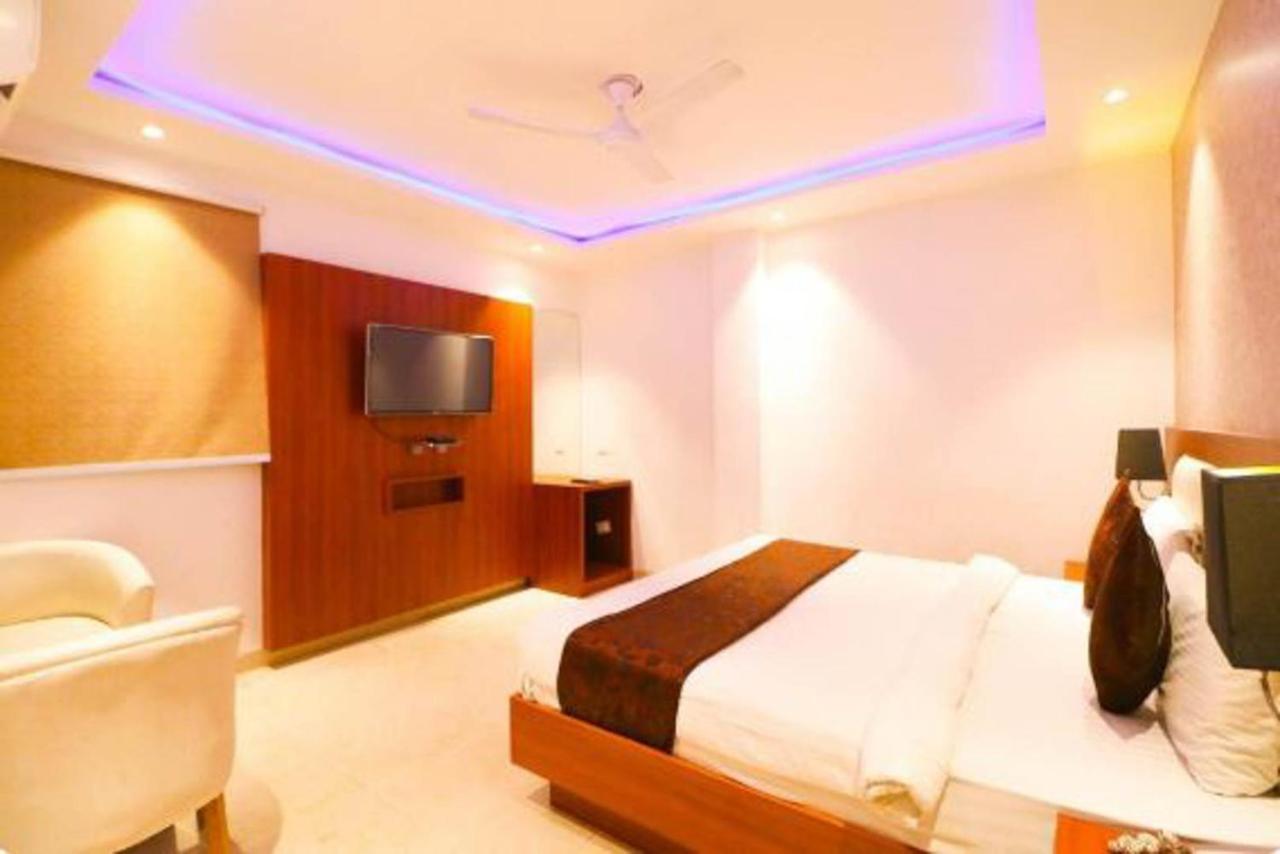 Hotel Royal Sky Luxury Near Delhi Airport نيودلهي المظهر الخارجي الصورة